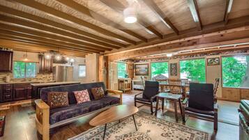 House, 2 Bedrooms | Living area | Smart TV, DVD player, streaming services