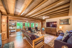 House, 2 Bedrooms | Interior - Ponderosa Cabin (New Braunfels)