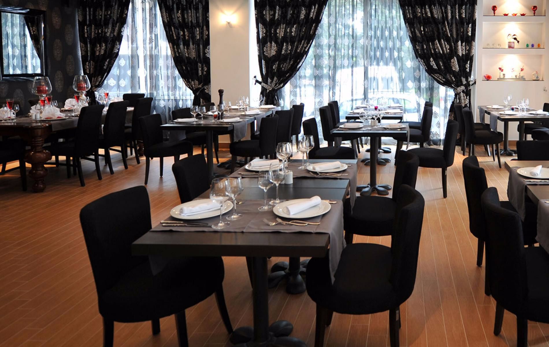 Breakfast, lunch, dinner served; local cuisine 