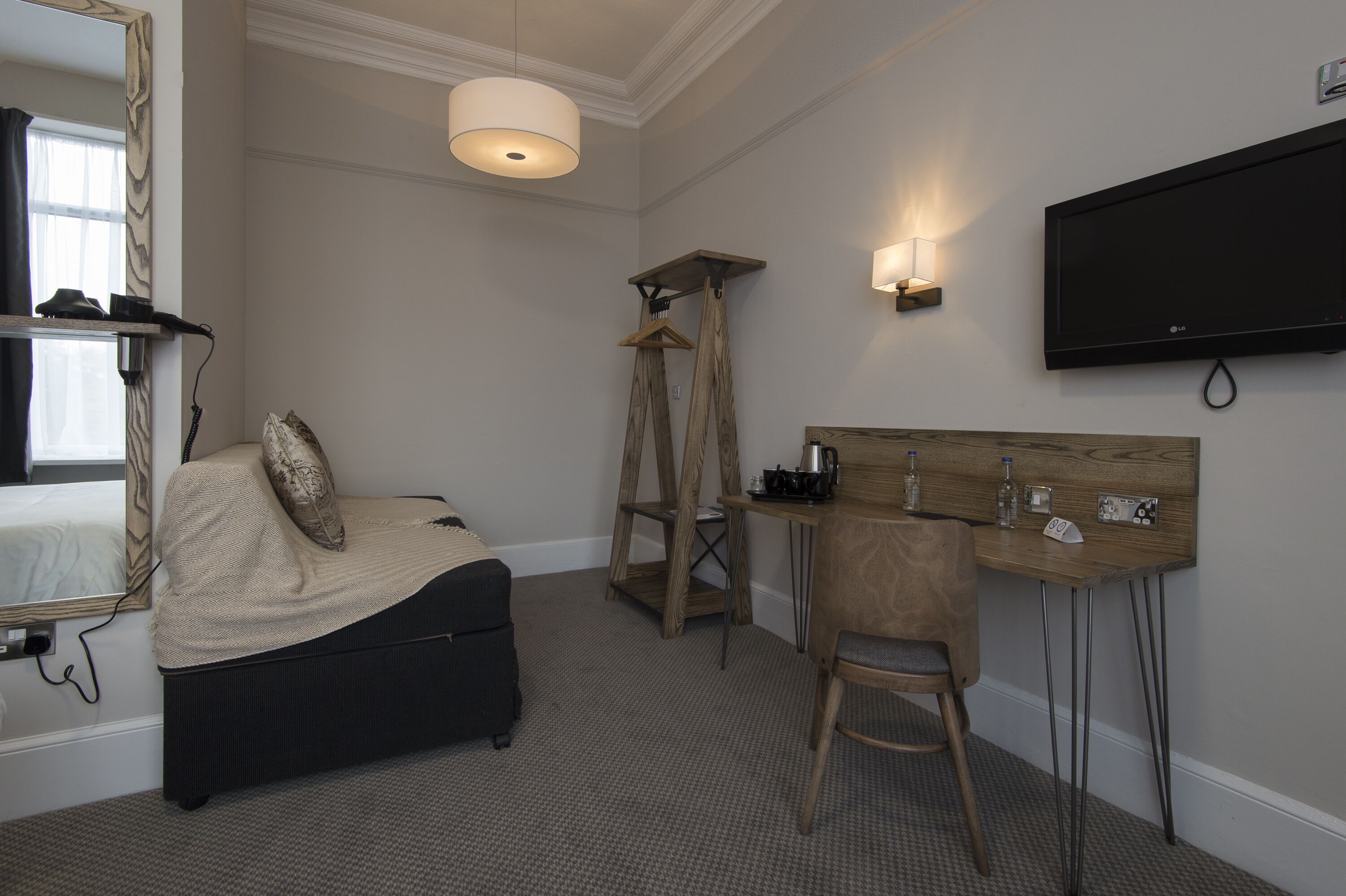 1 bedroom, desk, iron/ironing board, free wifi