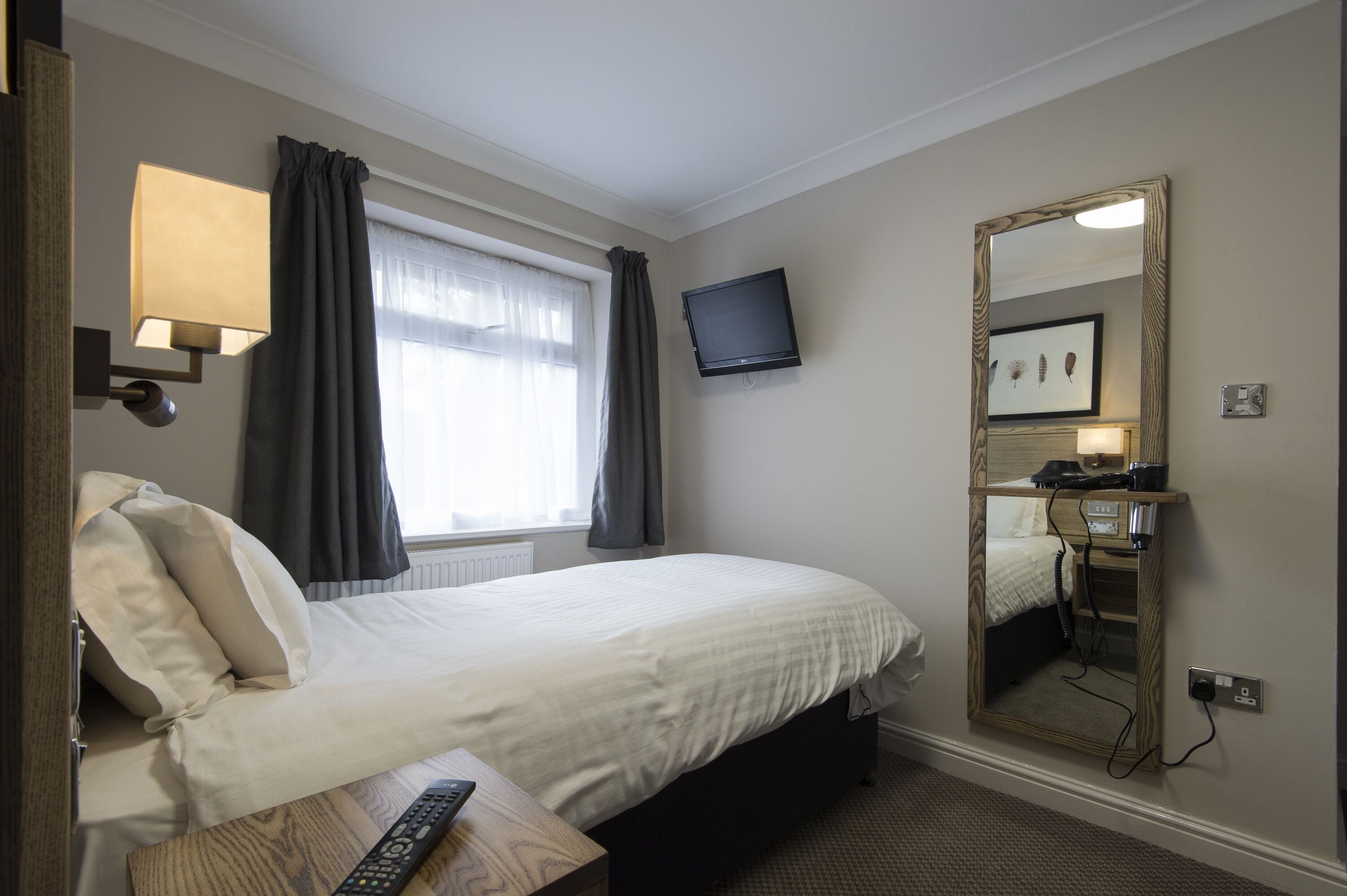 standard single room | 1 bedroom, desk, iron/ironing board, free wifi