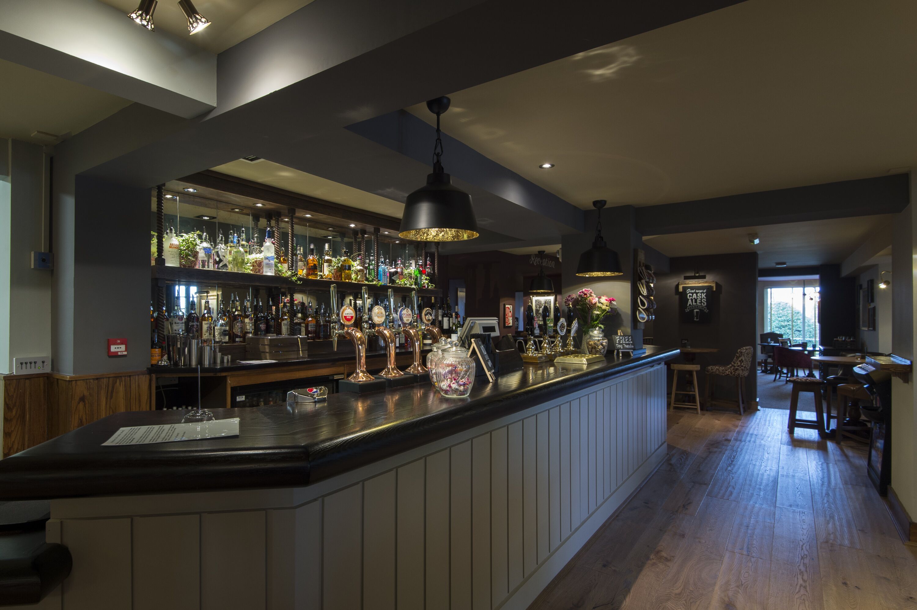 serves lunch and dinner