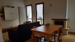 Appartement, 1 chambre | Salle de séjour
