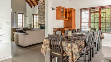 St. Francis Bay Luxury Lodge (2) | In-room dining
