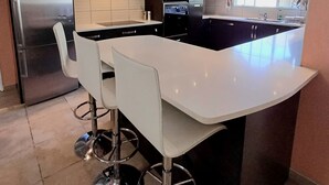 Coffee/tea maker, fridge, microwave, electric kettle - Capbon Guesthouse (Windhoek)