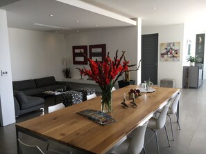 In-room dining - Bayview Guest House (Cape Town)