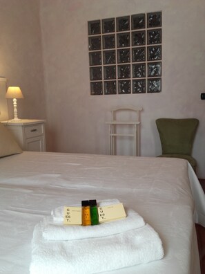 2 bedrooms, premium bedding, iron/ironing board, free cribs/infant beds - Verona4rent Letizia (Verona)