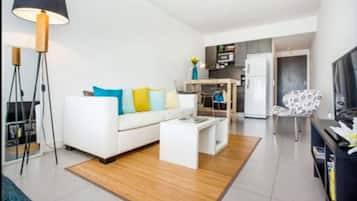 Studio | Living area | 32-inch flat-screen TV with cable channels, TV