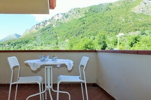 Apartamento, 2 habitaciones | Terraza o patio