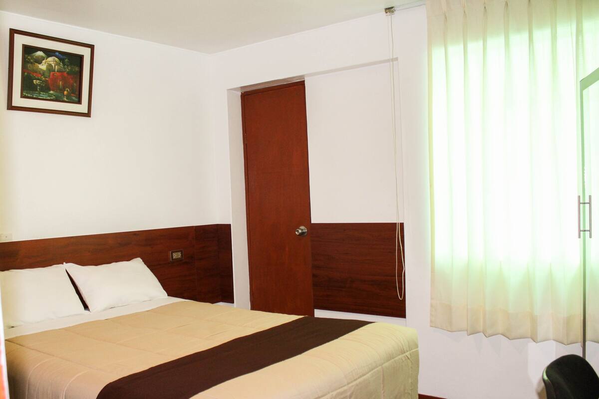 Soundproofing, free WiFi, bed sheets