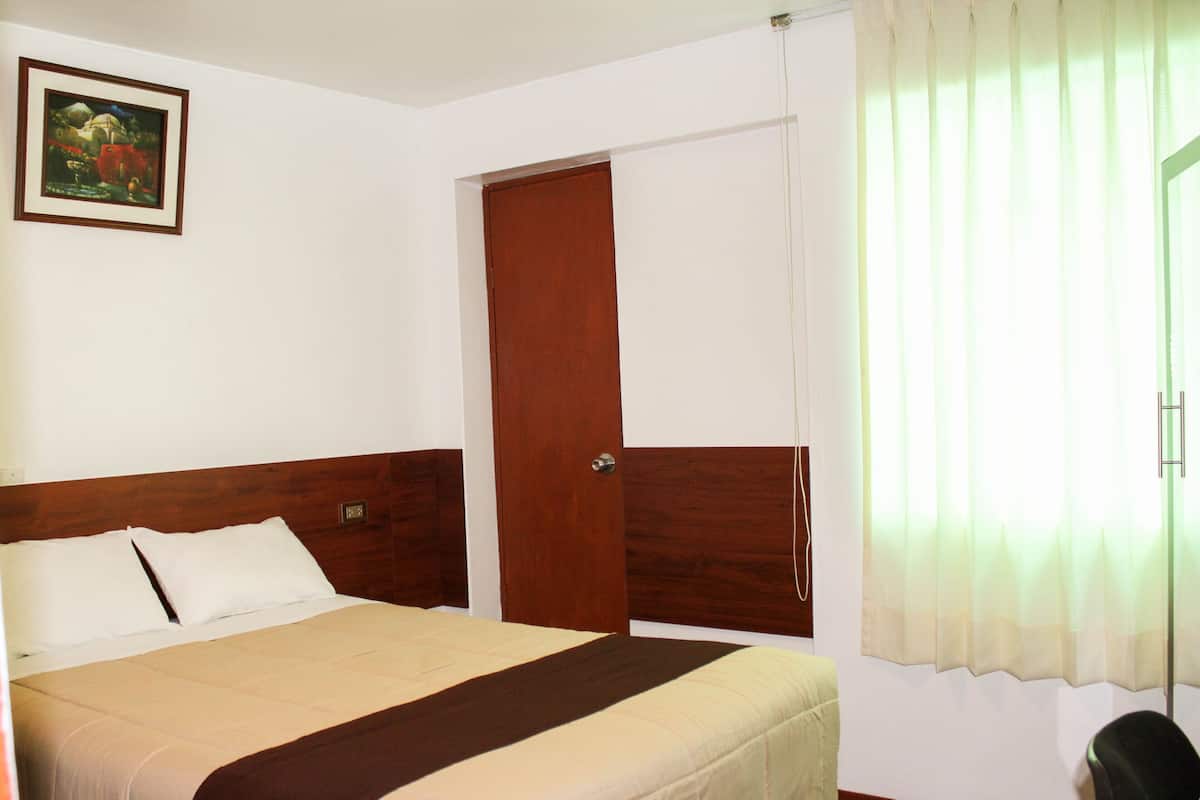 Soundproofing, free WiFi, bed sheets