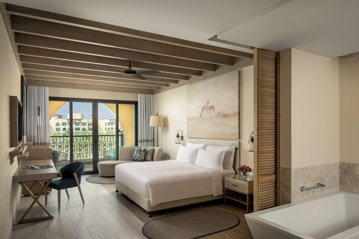 Room, 2 Single Beds, Balcony (Guest) | Hypo-allergenic bedding, down duvets, pillow-top beds, minibar