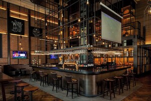 6 restoran, kahvaltı, öğle yemeği sunulur, uluslar arası mutfak 