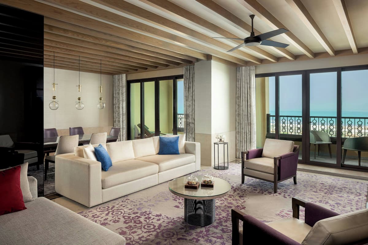 ห้องสวีท, 2 ห้องนอน, วิวทะเล (Spacious Saadiyat) | ห้  องนั่งเล่น | โต๊ะปิงปอง