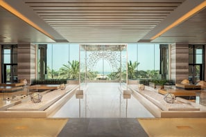 4 bars/lounges, 2 beach bars, poolside bar