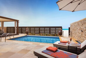 ヴィラ 2 ベッドルーム プライベートプール (Beach) | 屋内 / 屋外プール | 屋外プール、営業時間 7:00 ～ 18:00、カバナ (無料)、プール パラソル