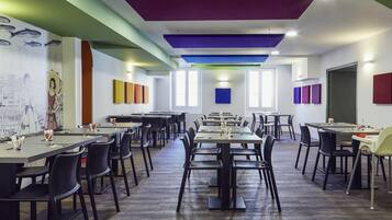 Daily buffet breakfast (EUR 9.50 per person)