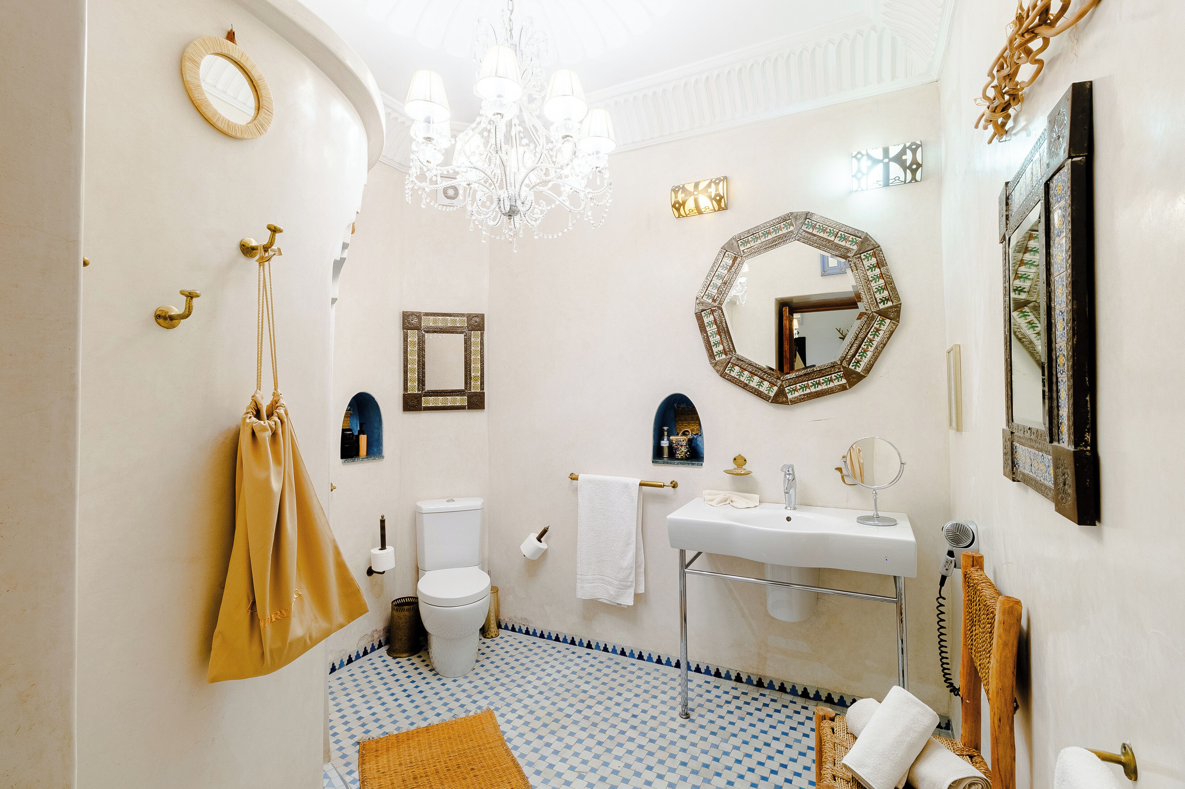 Foto - Riad Asrari