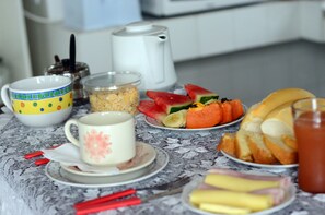 Free daily continental breakfast
