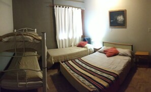 Quintuple Room, Shared Bathroom