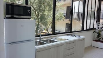 Refrigerador, microondas