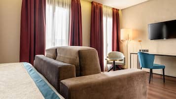 Minibar, in-room safe, individually decorated, individually furnished