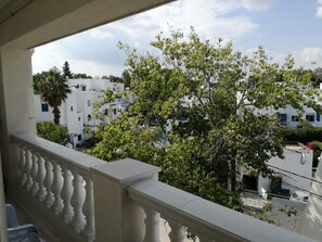 Luxury Apartment, 1 Queen Bed | Balcony - Stylish Loft in the heart of la Marsa (La Marsa)