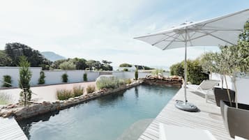 Außenpool, Liegestühle