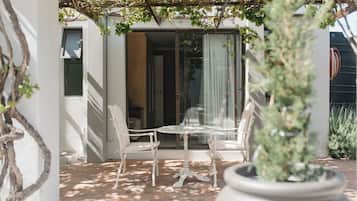 Coffres-forts dans les chambres, Wi-Fi gratuit, draps fournis