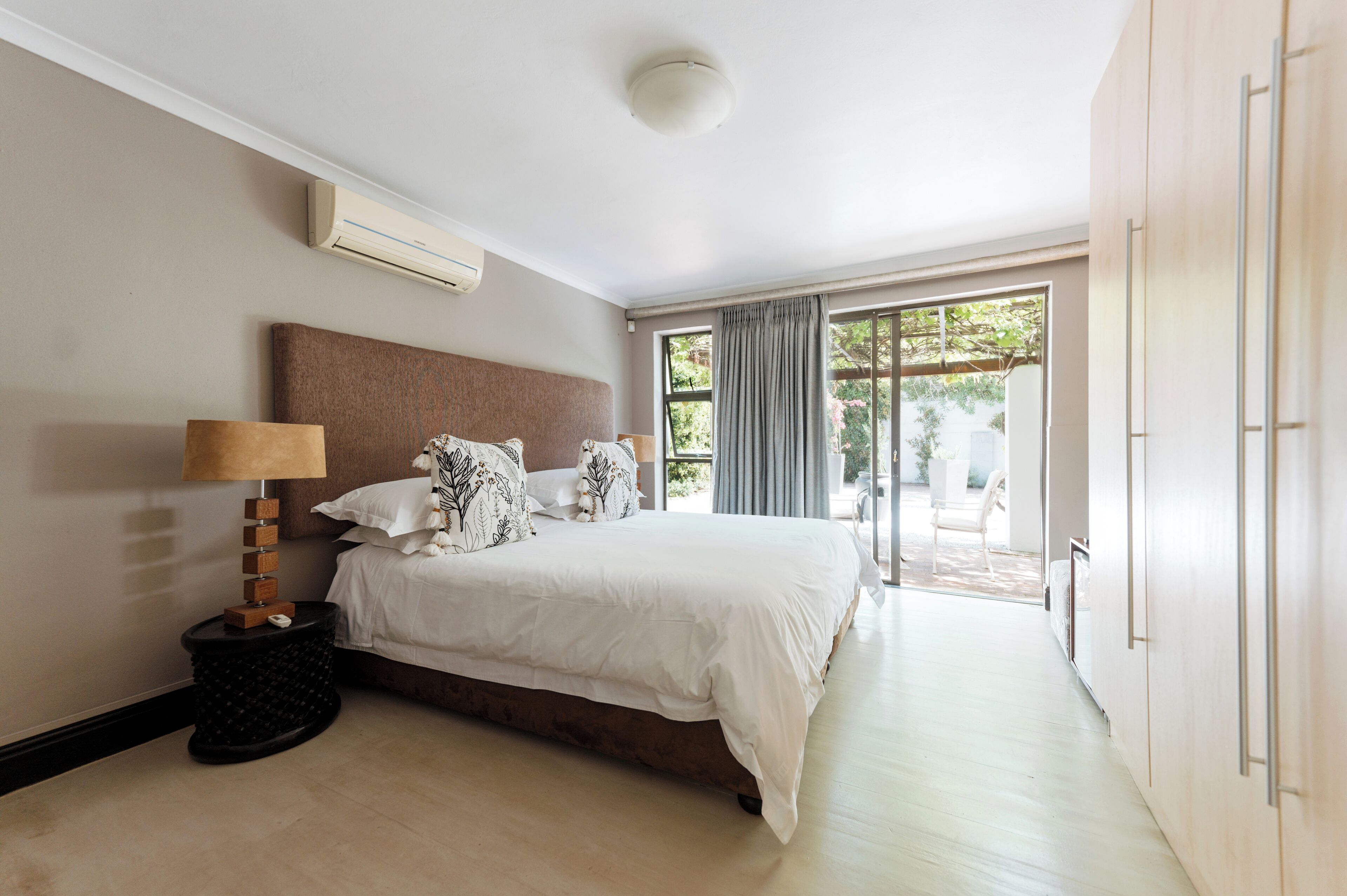 Kamar Standar, 1 Tempat Tidur Queen, pemandangan kebun | Brankas, Wi-Fi gratis, dan seprai linen