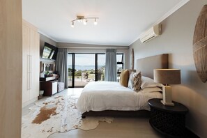 Standard Room, 1 Katil Ratu (Queen), Bay View | Bilik Mandi | Jubah mandi, tuala disediakan 