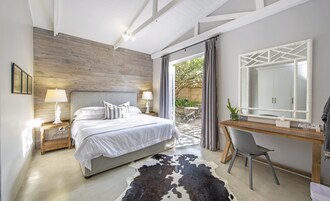 Driftwood - Whole House | 4 bedrooms, premium bedding, pillowtop beds, minibar