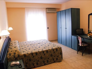 Room - Hotel Gaudio (Longobardi)