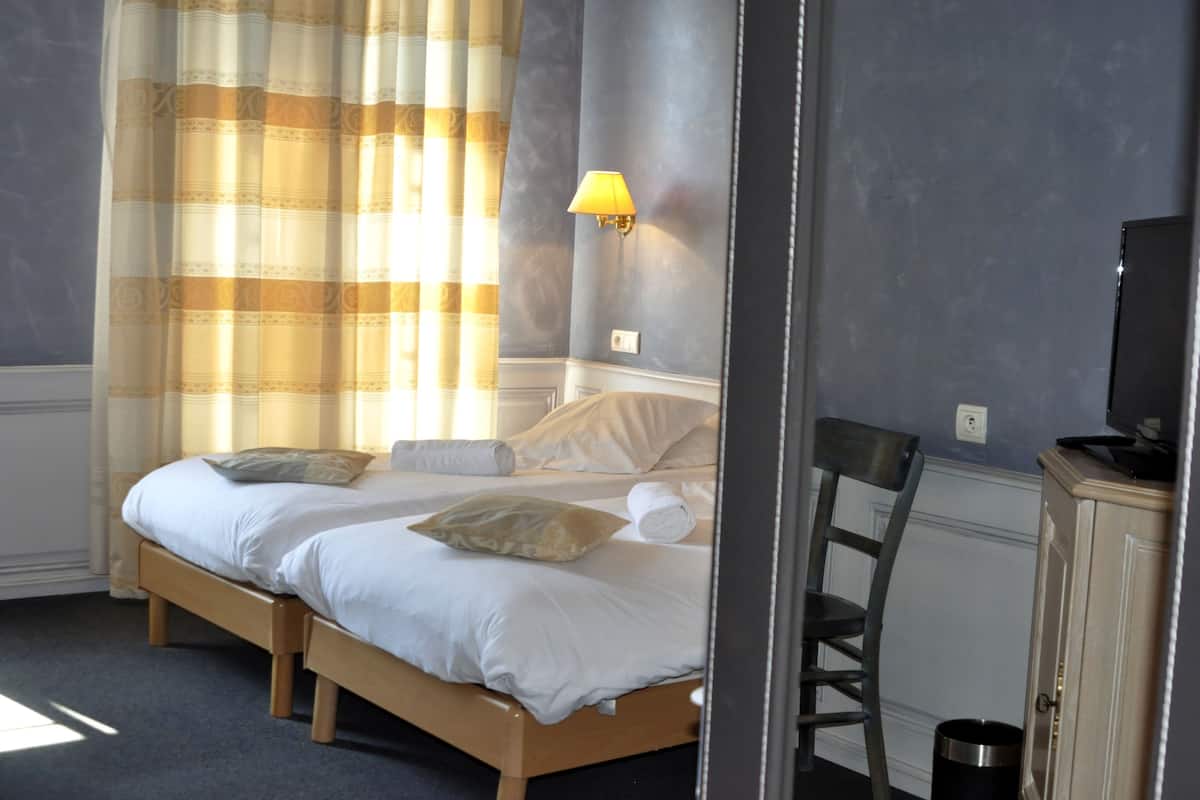 Standard Twin Room | Minibar, blackout curtains, soundproofing, free cots/infant beds