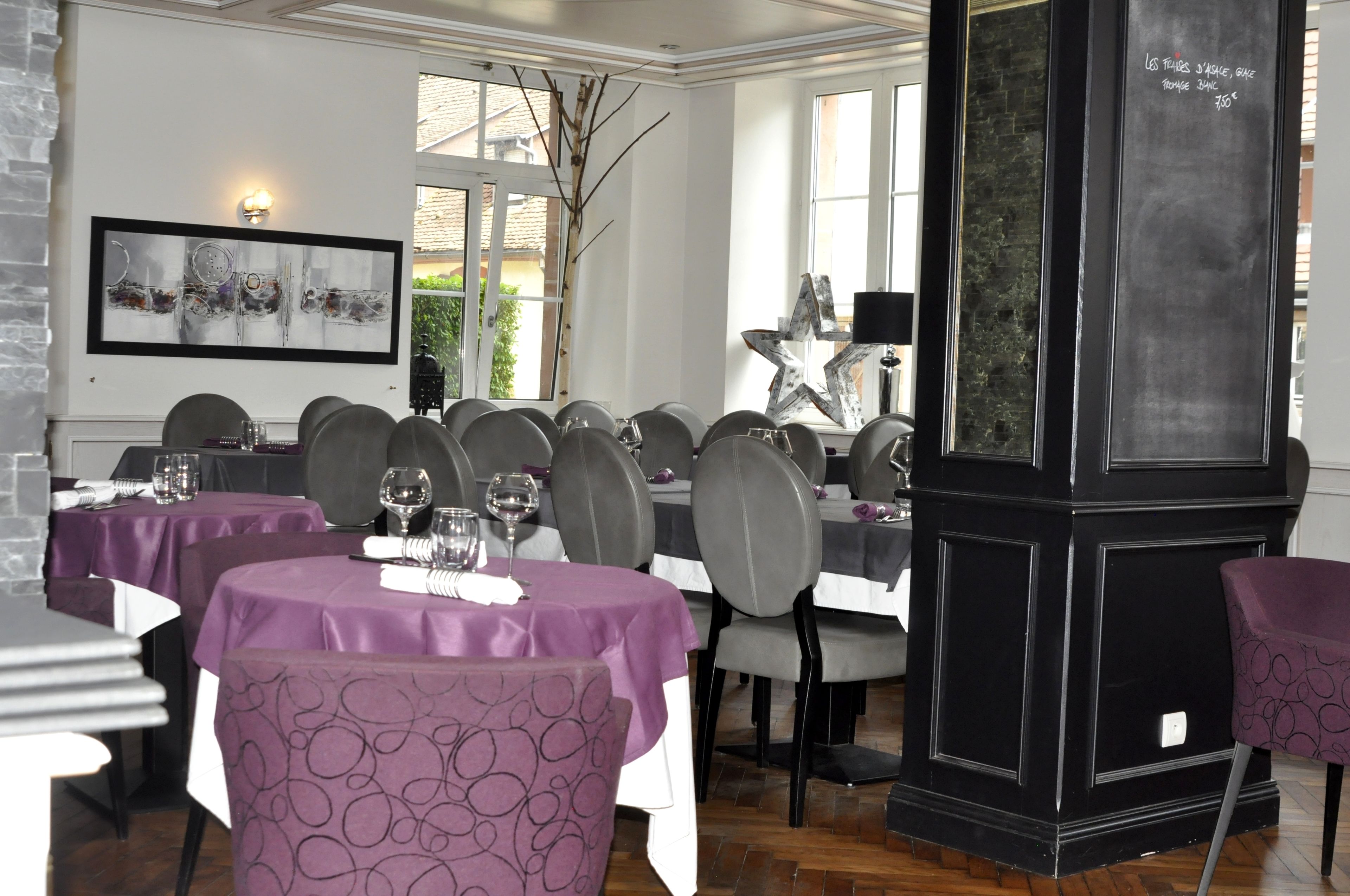 تقديم الغداء والعشاء، الأطباق المحلية