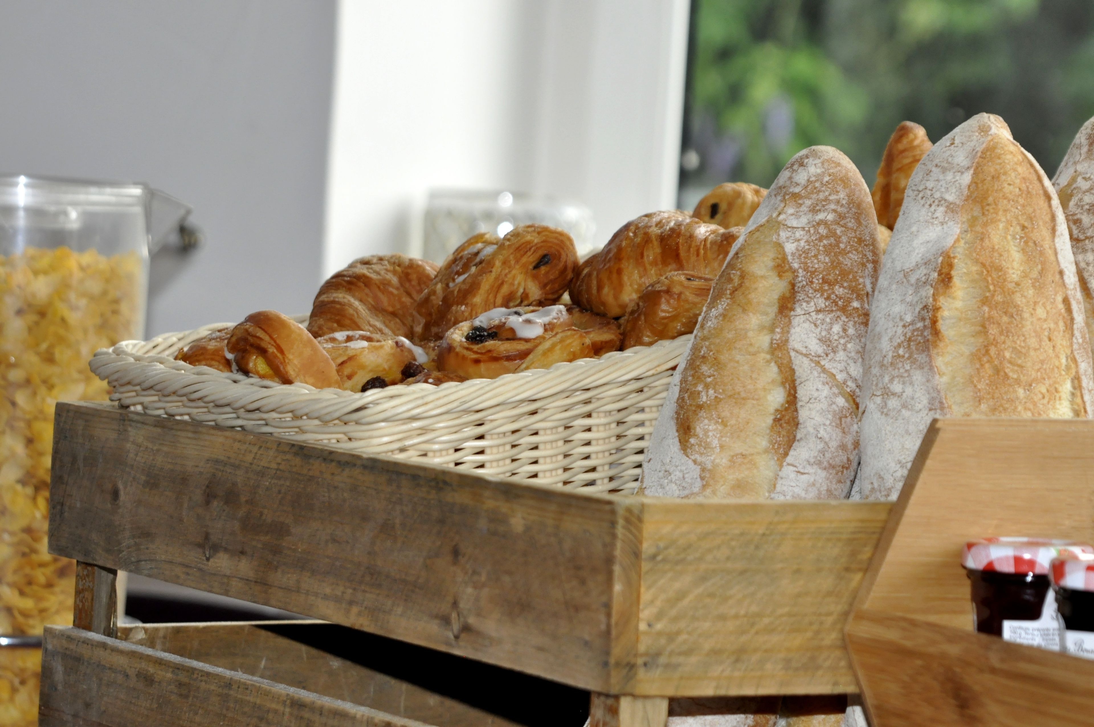 breakfast (eur 11.50 per person)