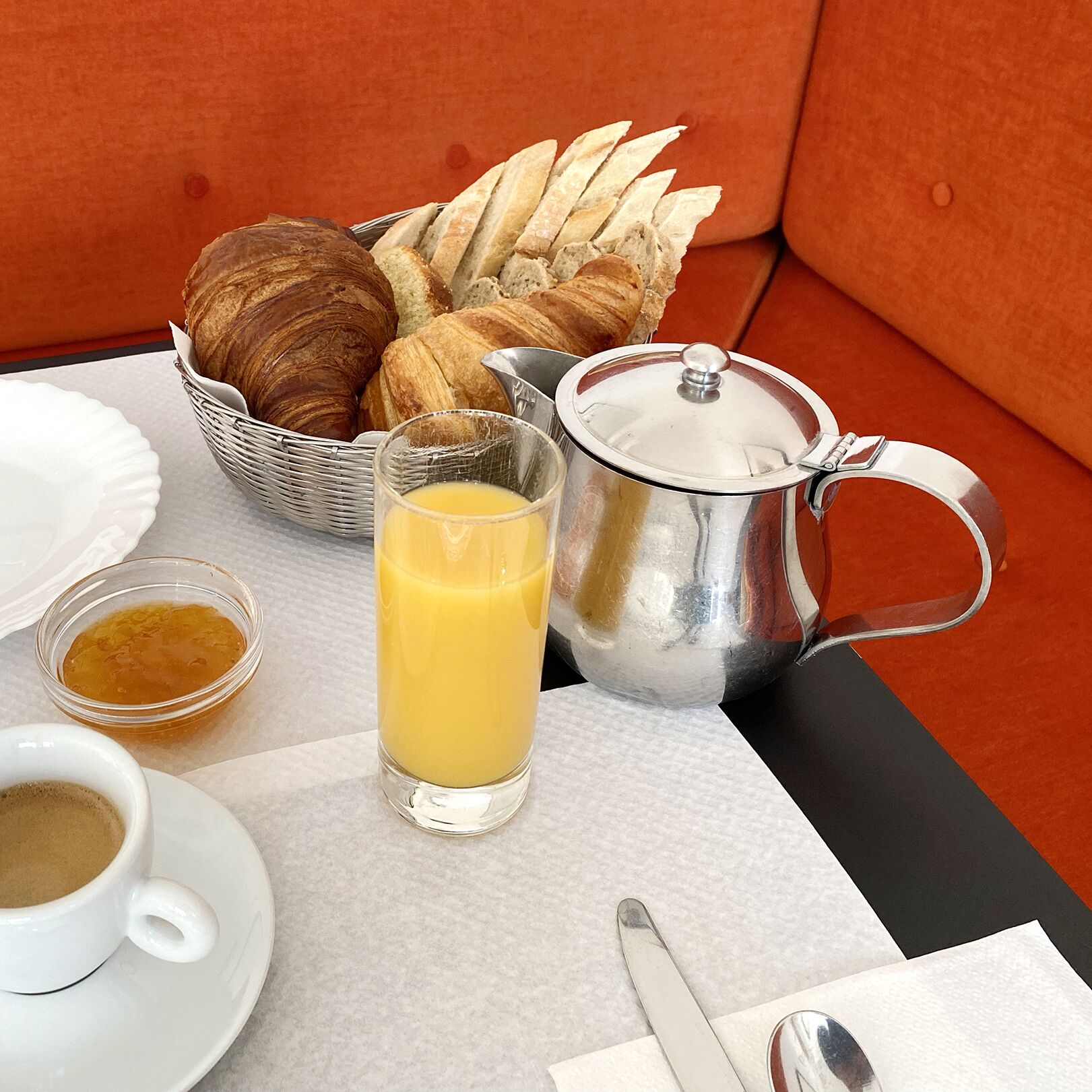 daily continental breakfast (eur 9.50 per person)