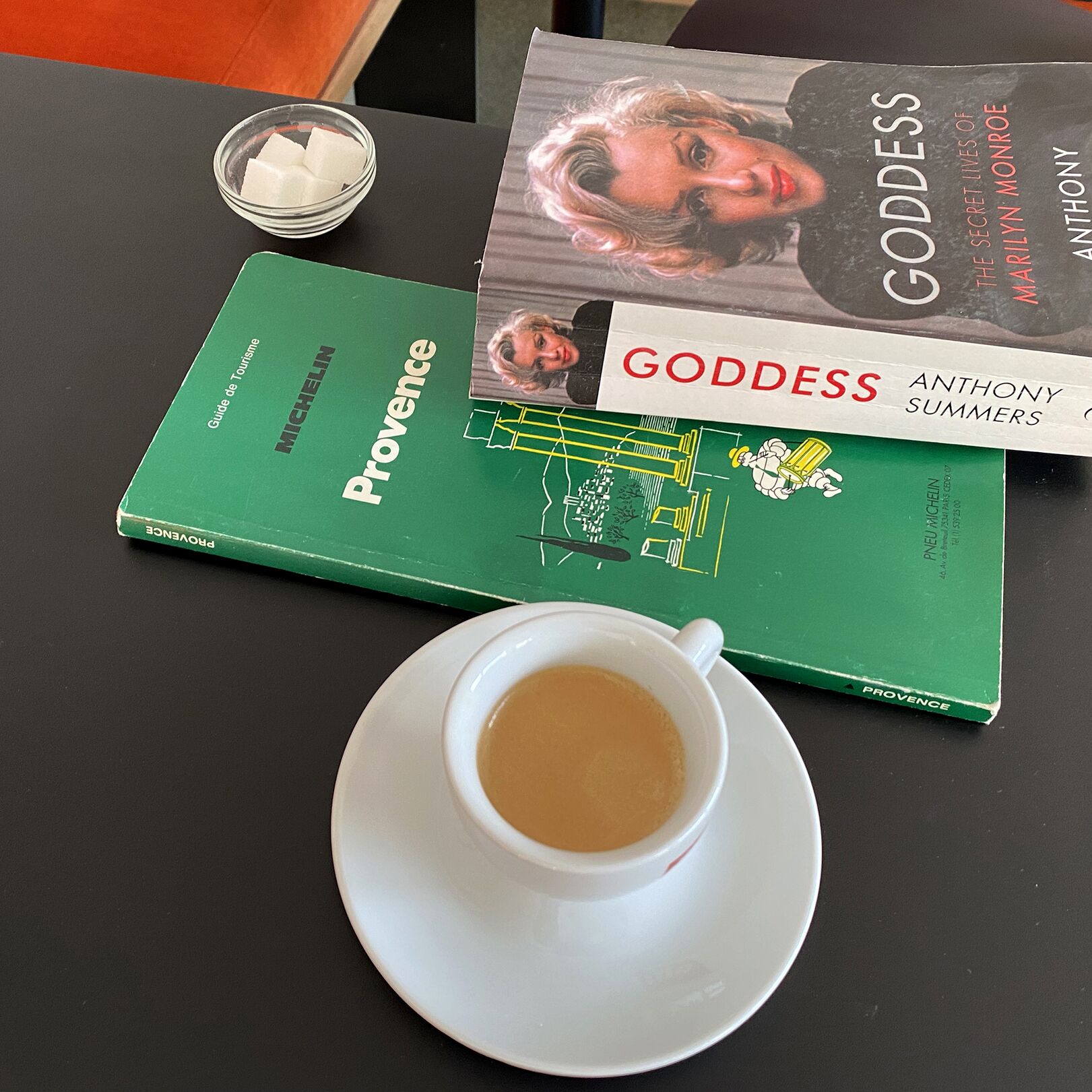 daily continental breakfast (eur 9.50 per person)