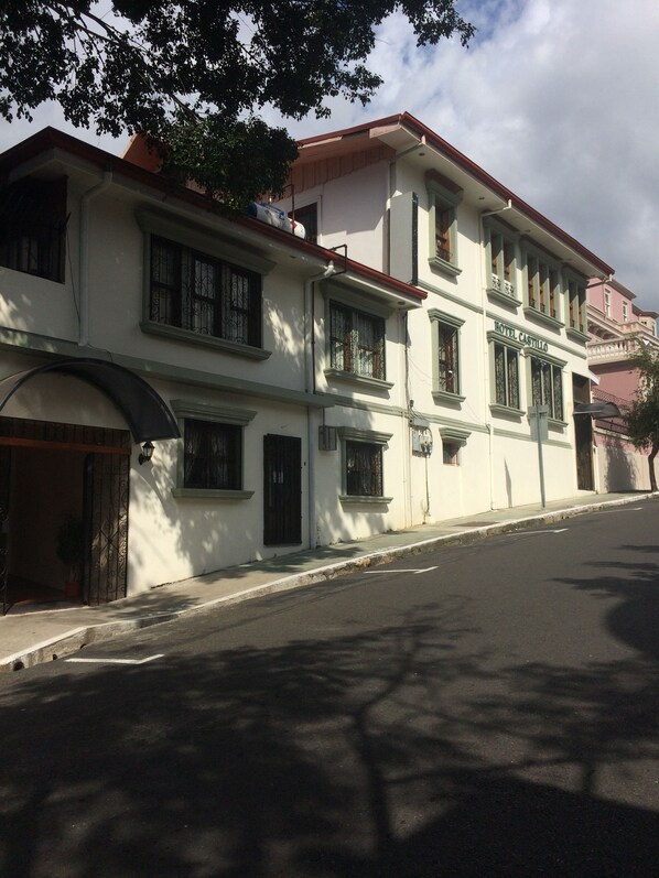 Front of property - Hotel Castillo (San José)