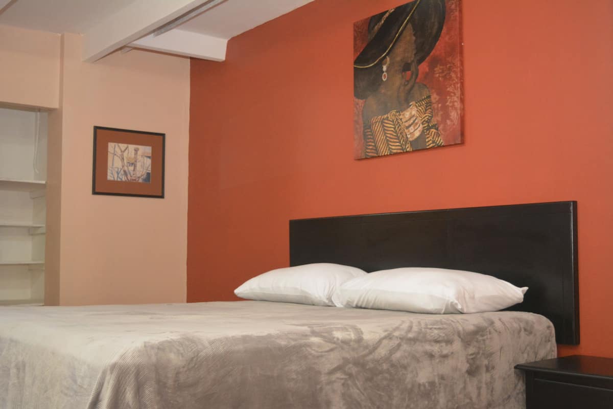 Deluxe Suite, 1 King Bed