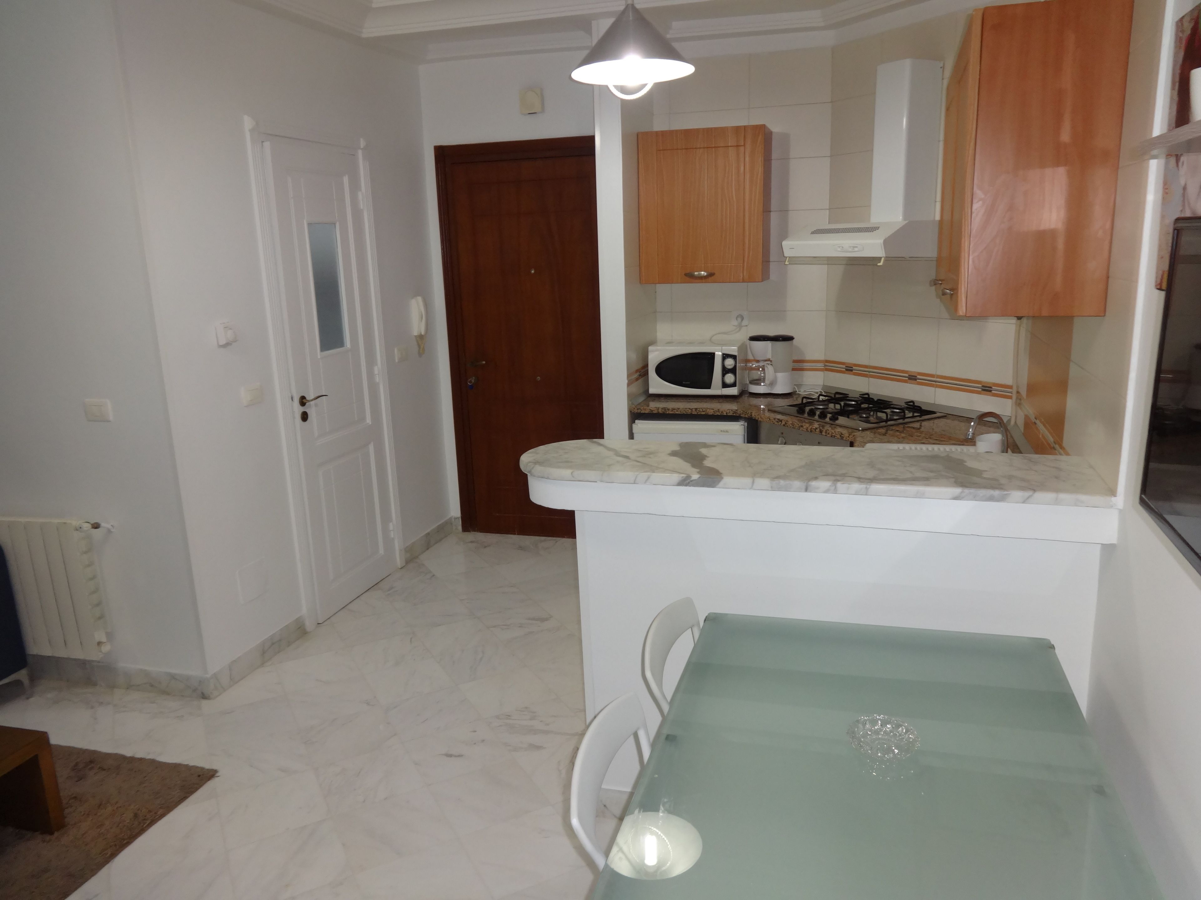 Geladeira, micro-ondas, fogão, cooktop