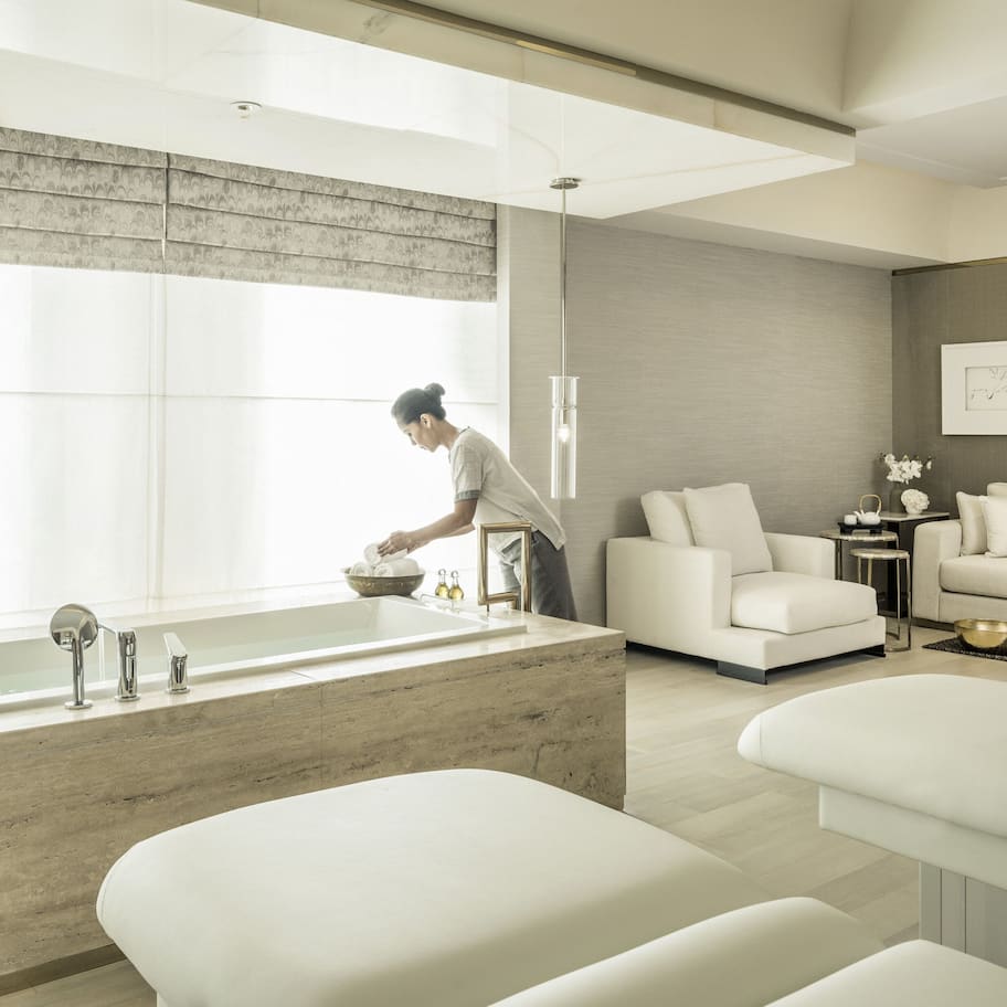 Couples treatment rooms, body treatments, hot stone massages