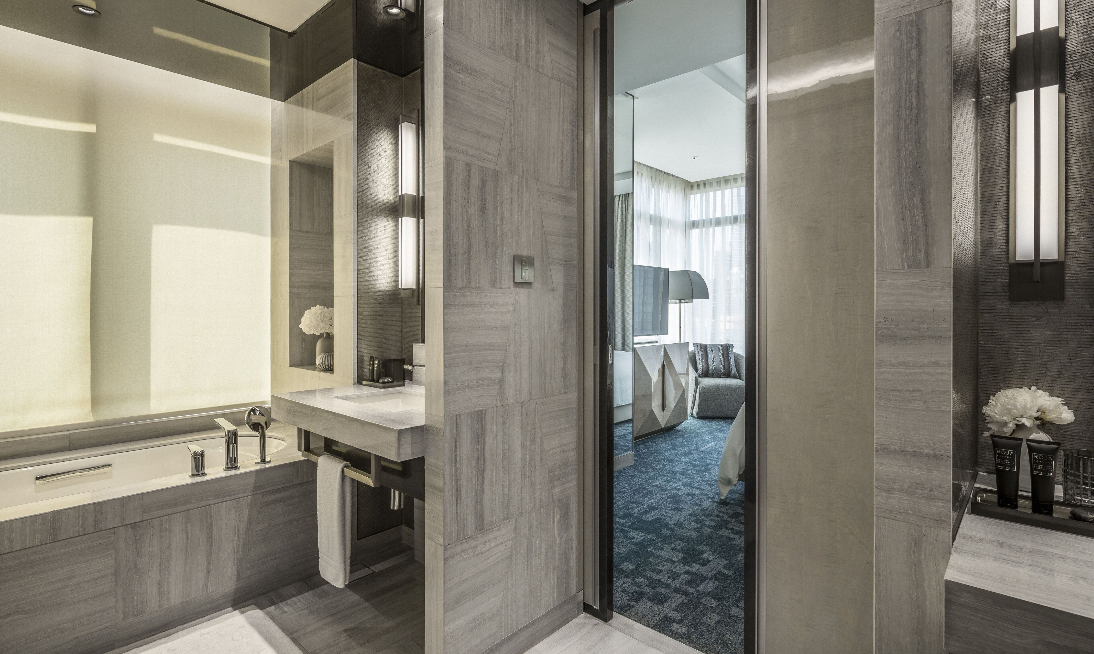 Suite, vista al parque | Baño