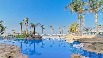 Kolam renang terbuka