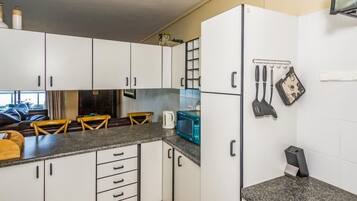 Apartemen Mewah, 3 kamar tidur | Dapur pribadi