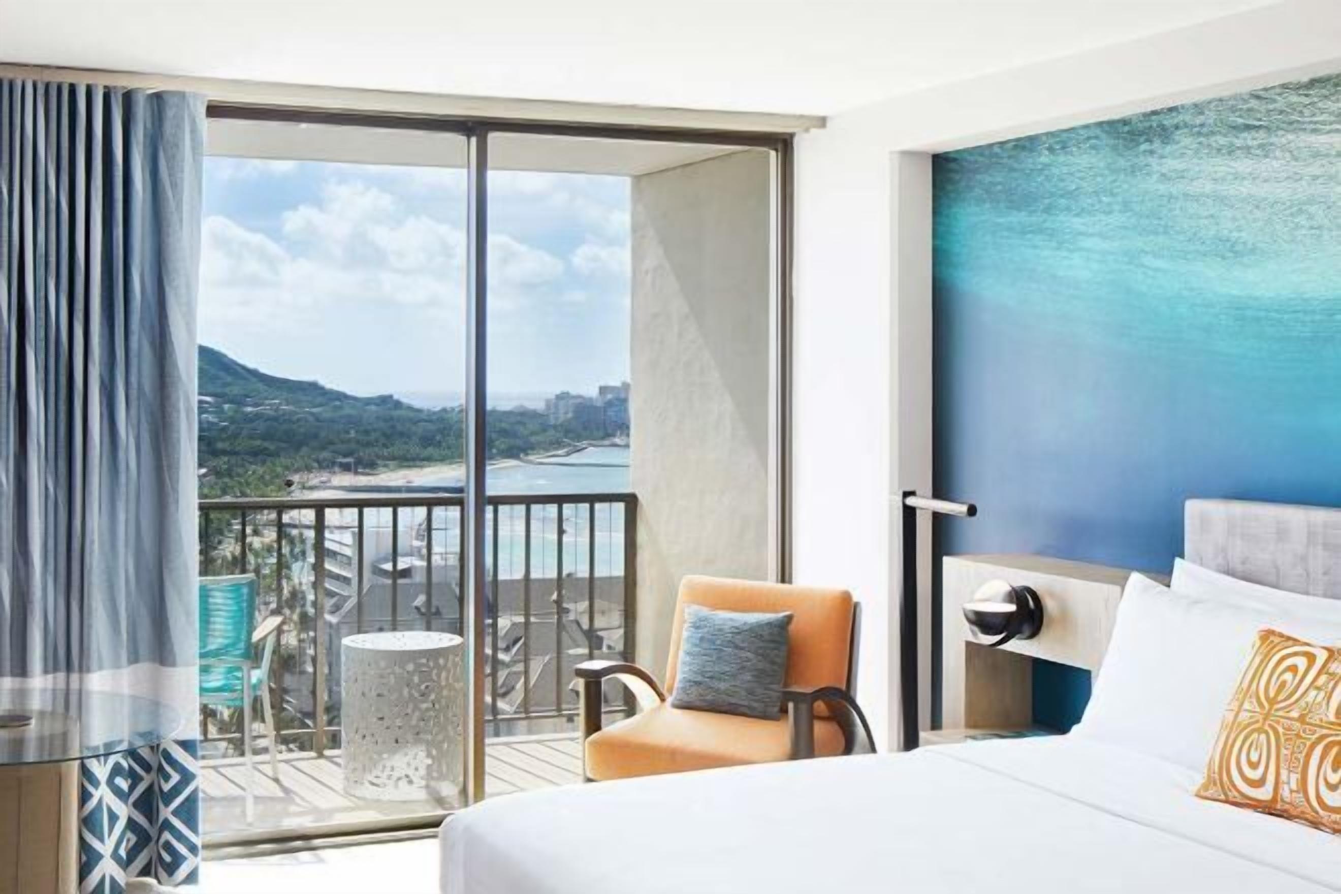 Zimmersafe, Schreibtisch, Bügeleisen/Bügelbrett, kostenlose Babybetten