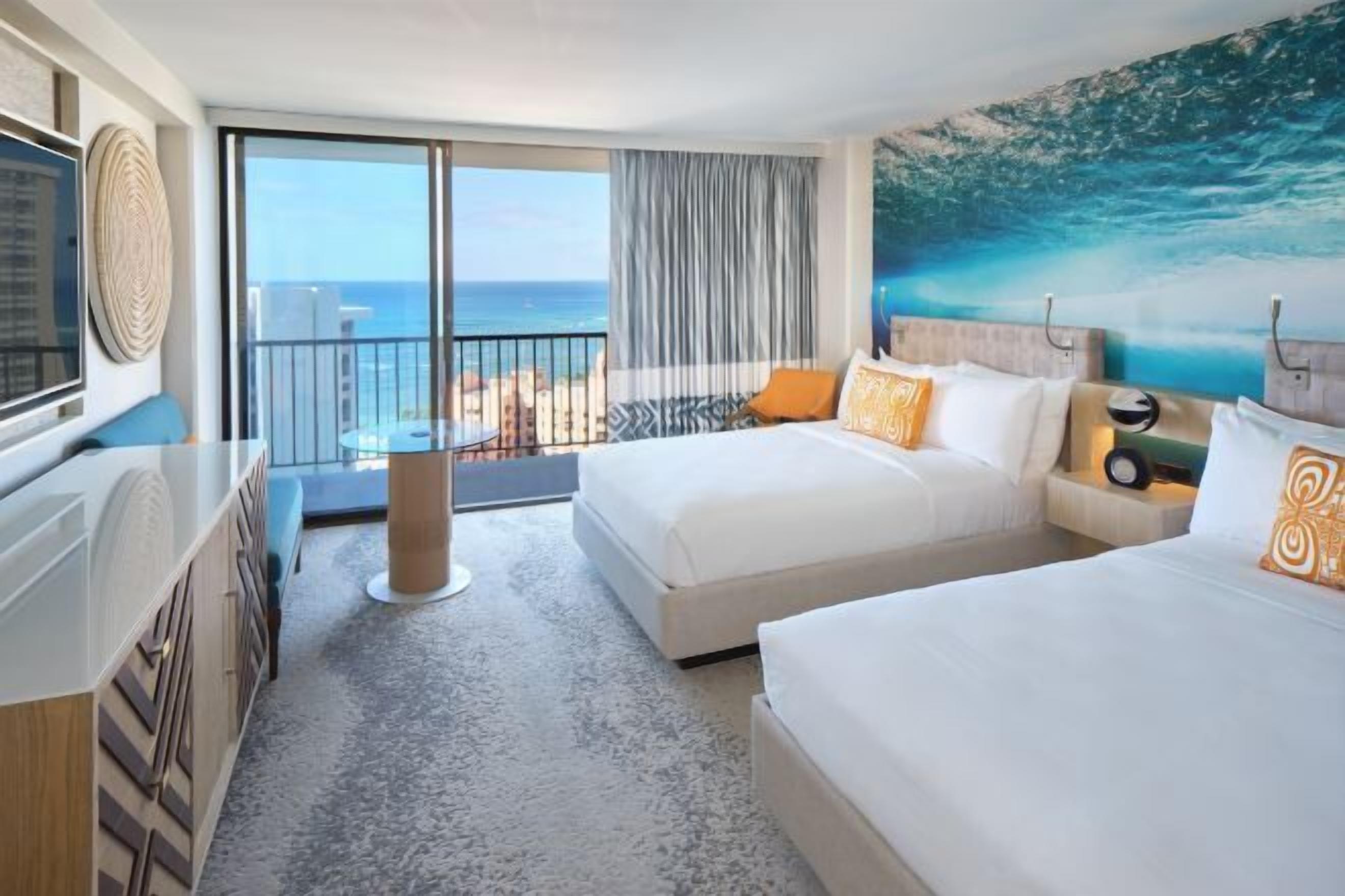 Zimmersafe, Schreibtisch, Bügeleisen/Bügelbrett, kostenlose Babybetten