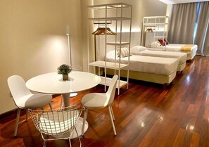 セーフティボックス (室内)、WiFi (無料)、ベッドシーツ