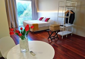 In-room safe, free WiFi, bed sheets - Plaza Hotel Paseo (Salta)