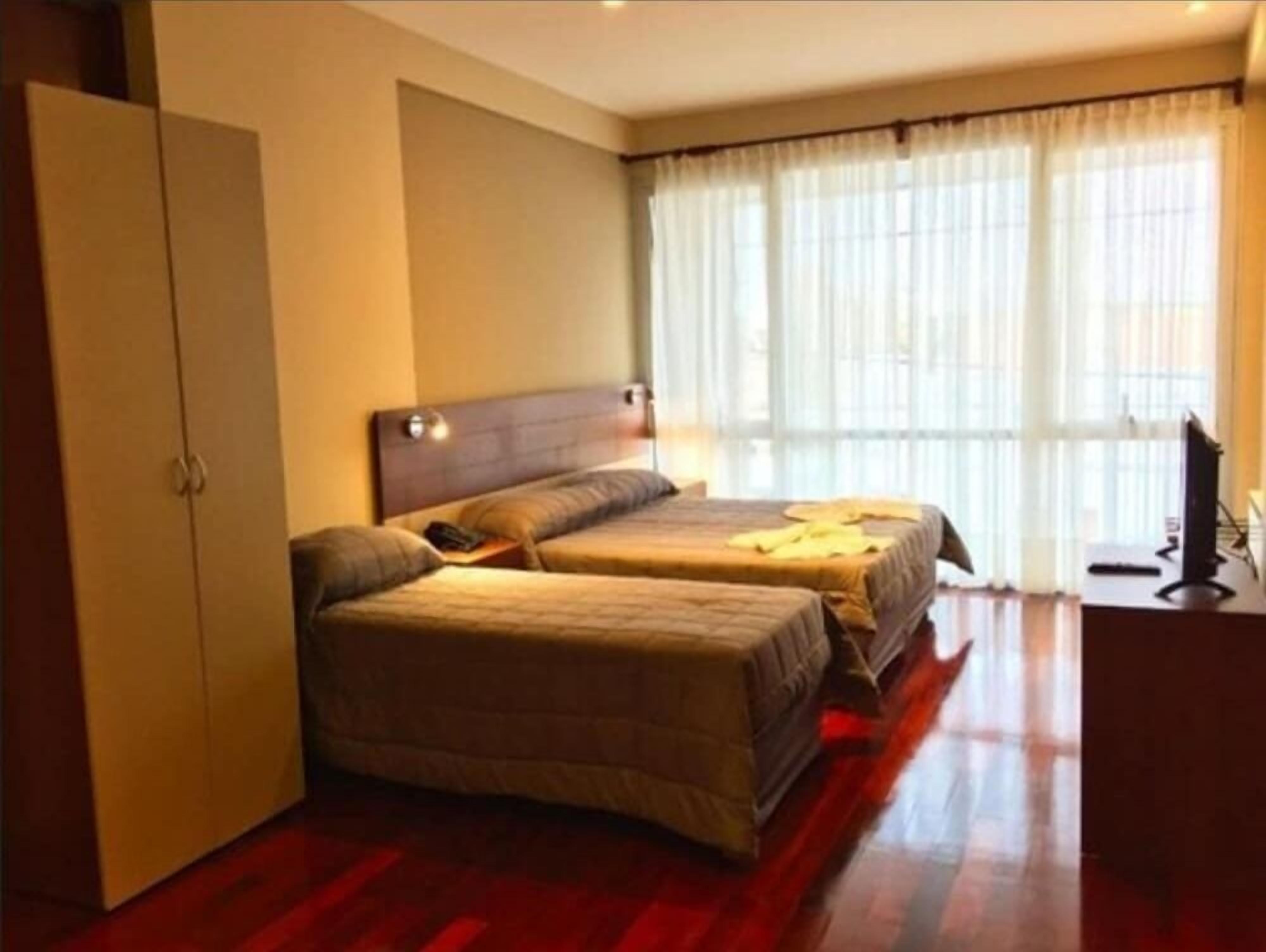 in-room safe, free wifi, bed sheets